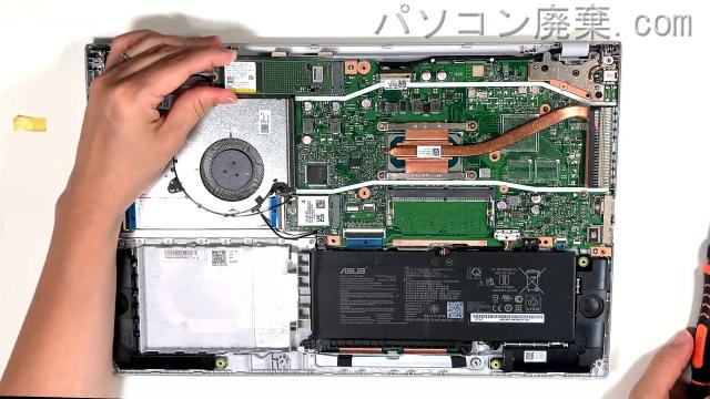 X515J X515JA-BQ3061WのHDD（SSD）の場所です