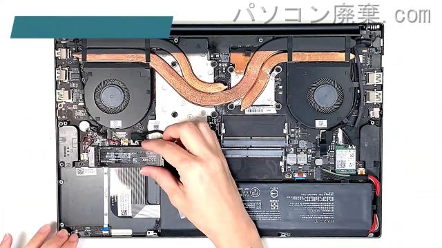 Blade RZ09-02705J76のHDD（SSD）の場所です