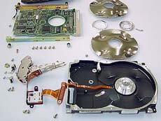 ハードディスクを物理的に破壊する方法 パソコン廃棄 Com